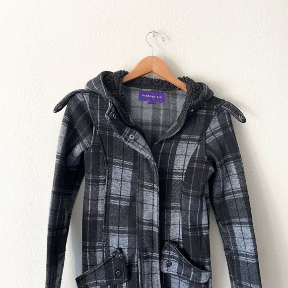 Madden Girl Black And Gray Plaid Fuzzy Fleece Trim - Picture 2 of 7